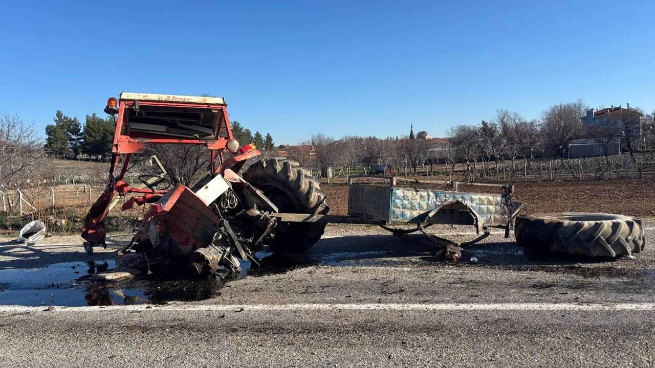 Ulubeyde traktör ile kamyon çarpıştı; 1 yaralı!