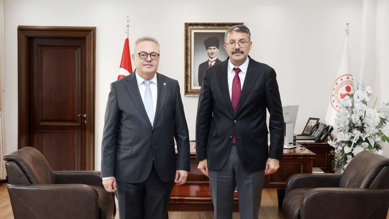 Karaoba'dan Bakan Yardımcısı Uşaklı Ali Çelik’e Hayırlı Olsun Ziyareti