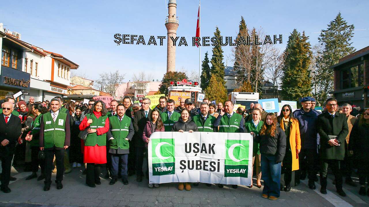 Uşak’ta Yeşilay Haftası’nda yürüyüş düzenlendi