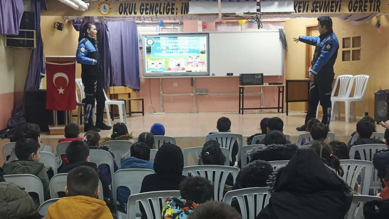 Uşak’ta Öğrencilere 112 Acil Çağrı ve Trafik Kuralları Anlatıldı