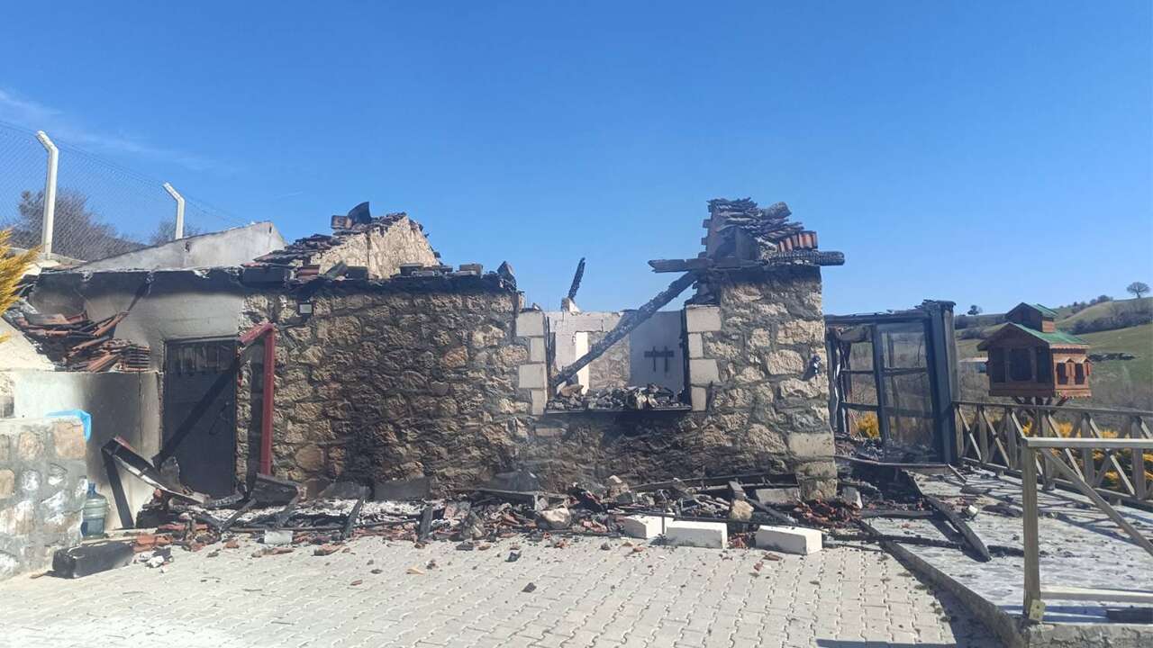 Banaz'da bağ evinde yangın çıktı