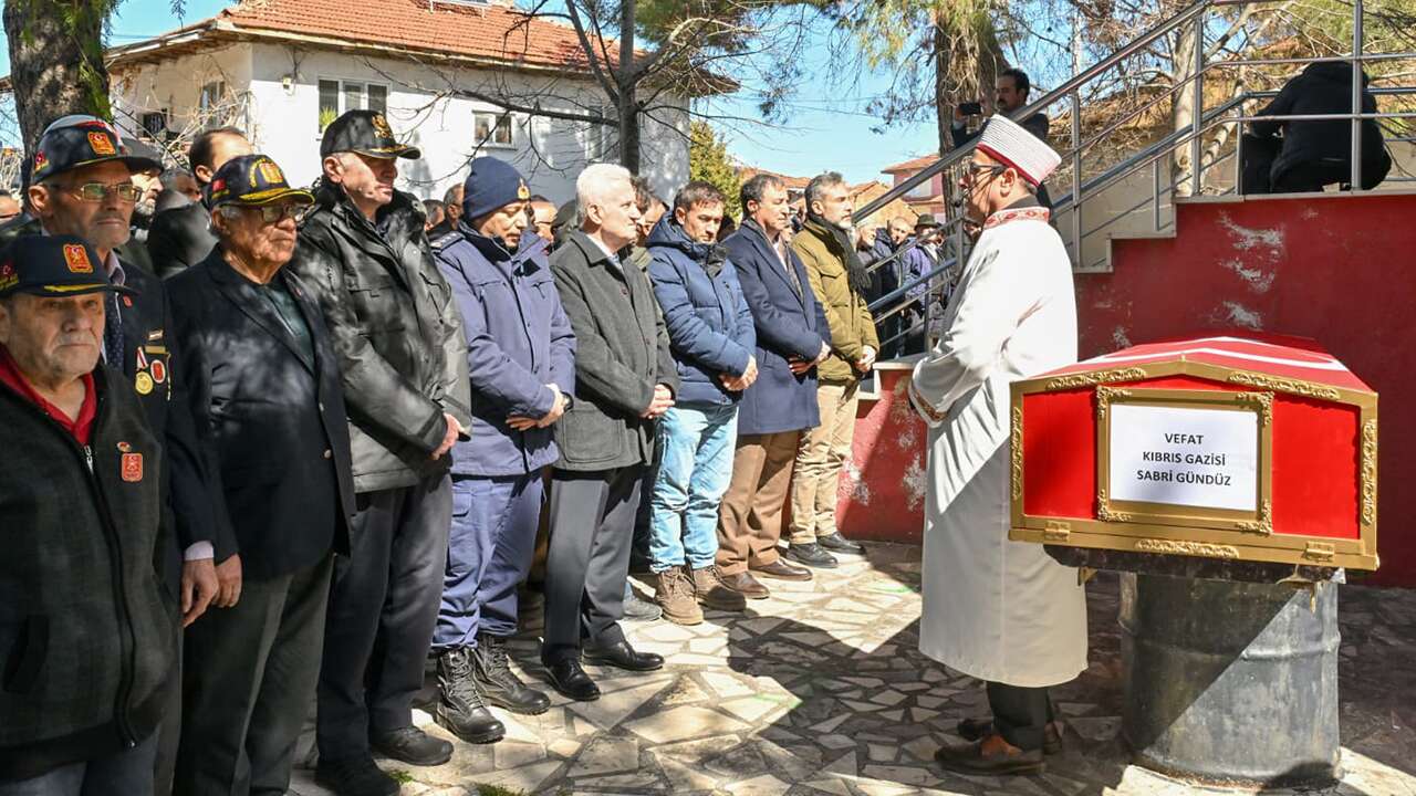 Kıbrıs Gazisi Sabri Gündüz son yolculuğuna uğurlandı
