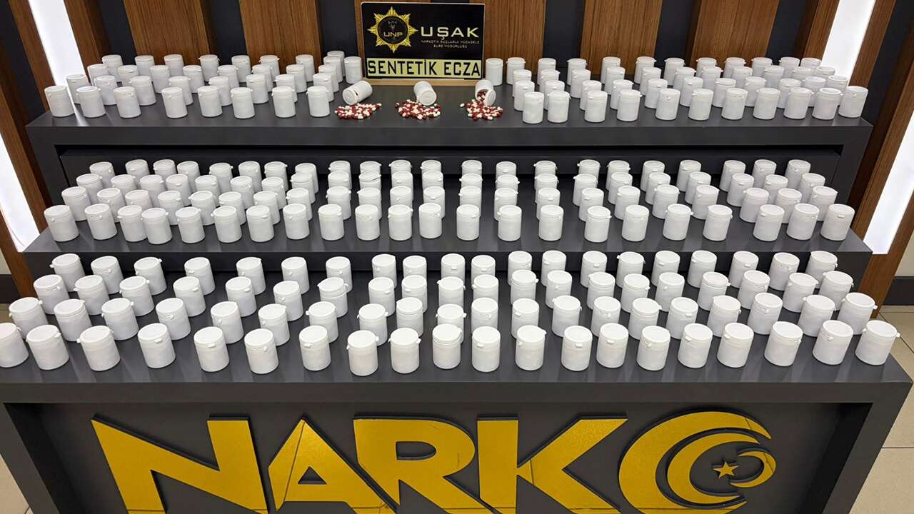 Uşak'ta 14 bin 84 adet sentetik ecza hap yakalandı