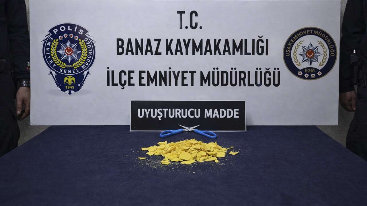 Banaz’da Devriye Görevindeki Bekçiler 208 İçimlik A4 Ele Geçirdi