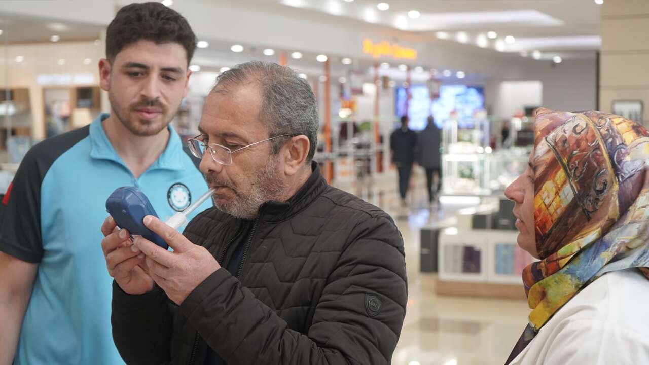 Uşak Özdilek AVM’de solunum sağlığı etkinliği