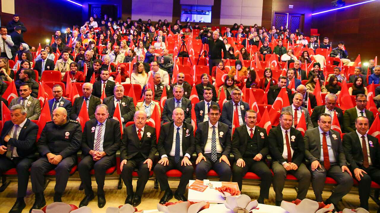 Uşak’ta İstiklal Marşı’nın Kabulü törenle kutlandı