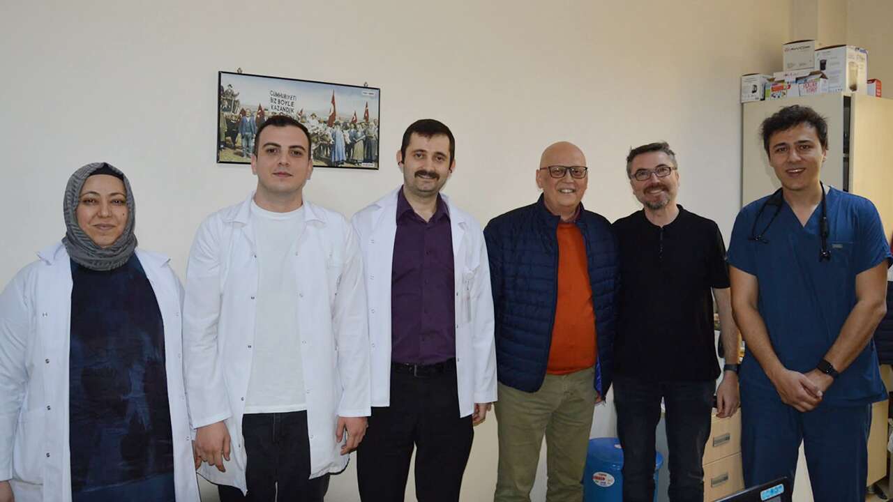 Uşak’taki sağlık çalışanları unutulmadı