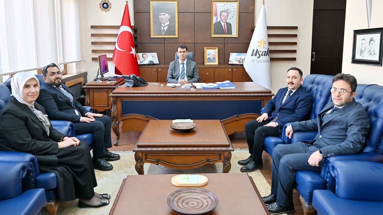 Uşak Kent Konseyi’nden Vali Serdar Kartal’a Hayırlı Olsun Ziyareti