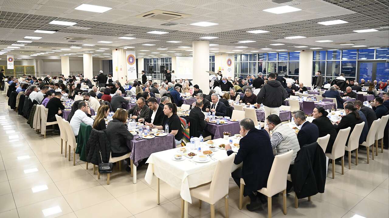 Uşaklılar Vakfı’nın geleneksel iftar yemeği programı gerçekleşti