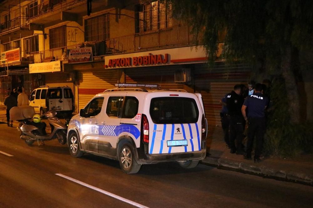 İzmir'de eğlence mekanındaki silahlı kavgada 1 kişi öldü