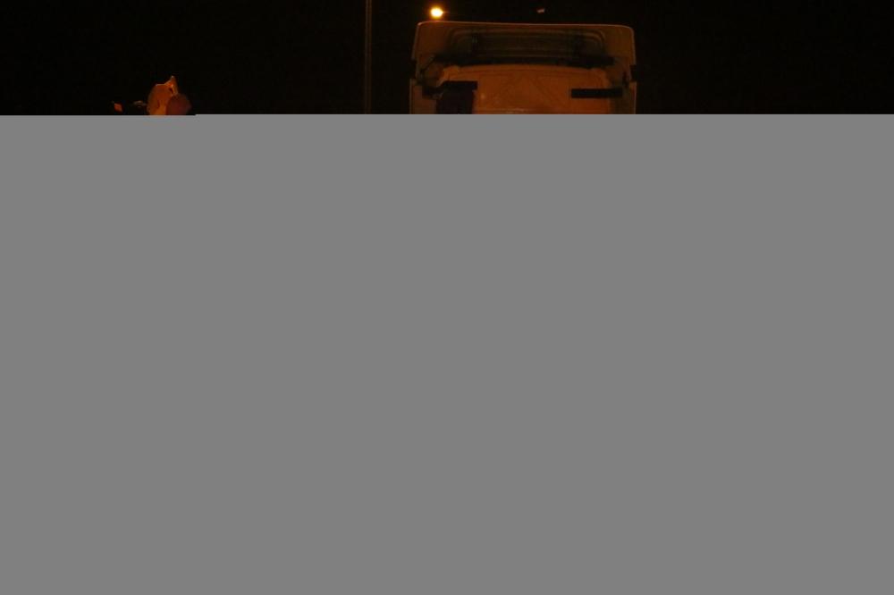 İzmir'de tıra çarpan otomobilin sürücüsü öldü