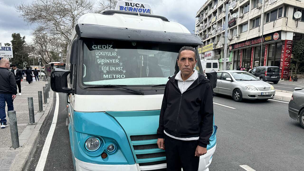 İzmir'de bir kadın dolmuşta doğum yaptı