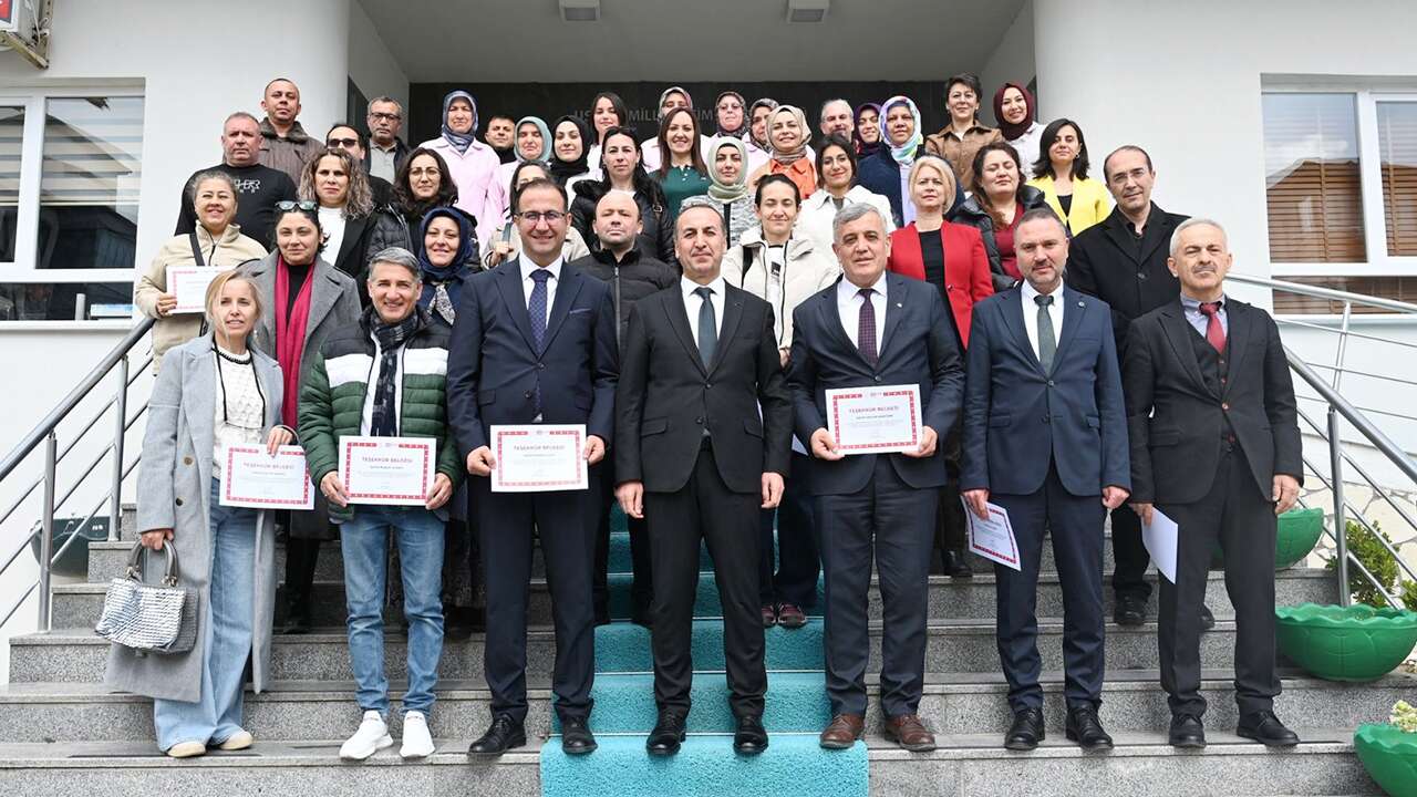 Ramazan Şenliği’nde görev alan öğretmenlere teşekkür belgesi