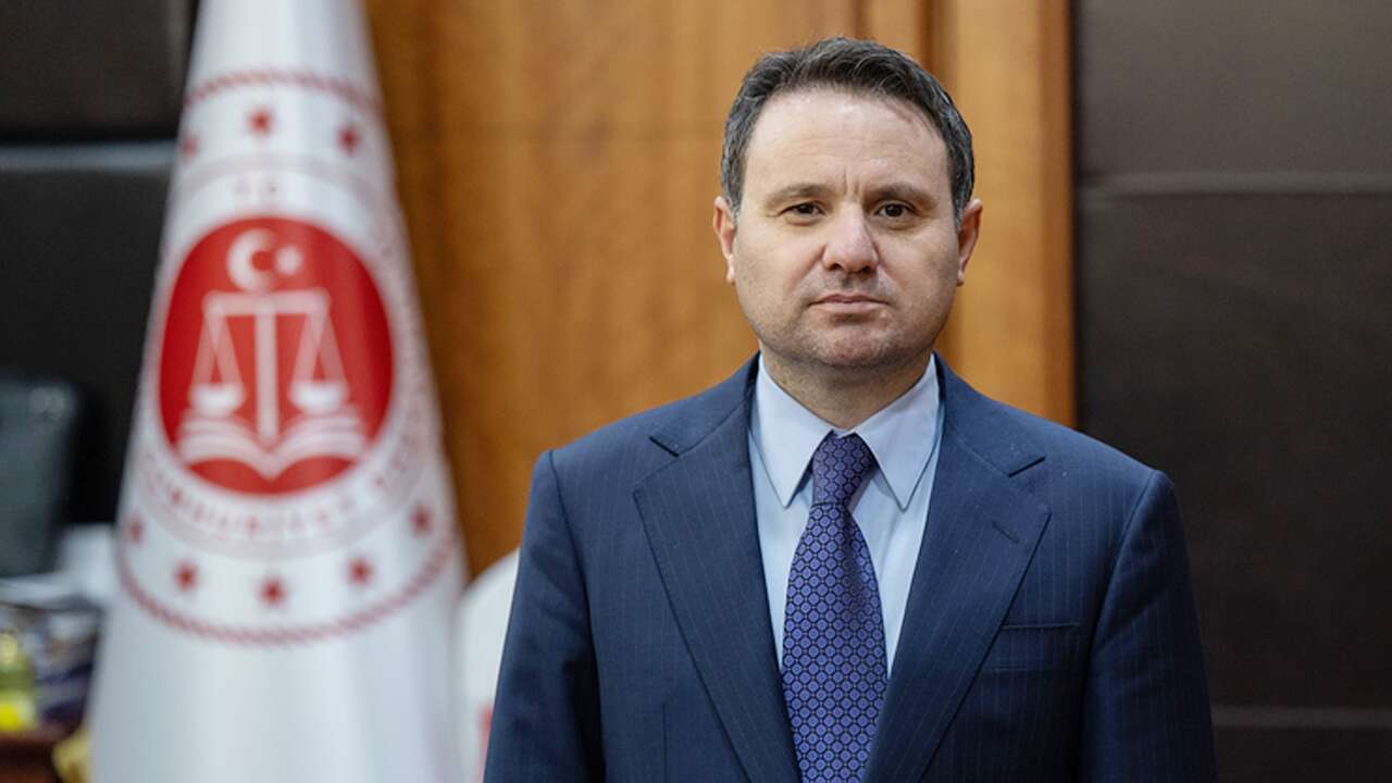 Sosyal Medyada Sahte Hesaplar Kapanacak, Herkes Kimlikle Girecek