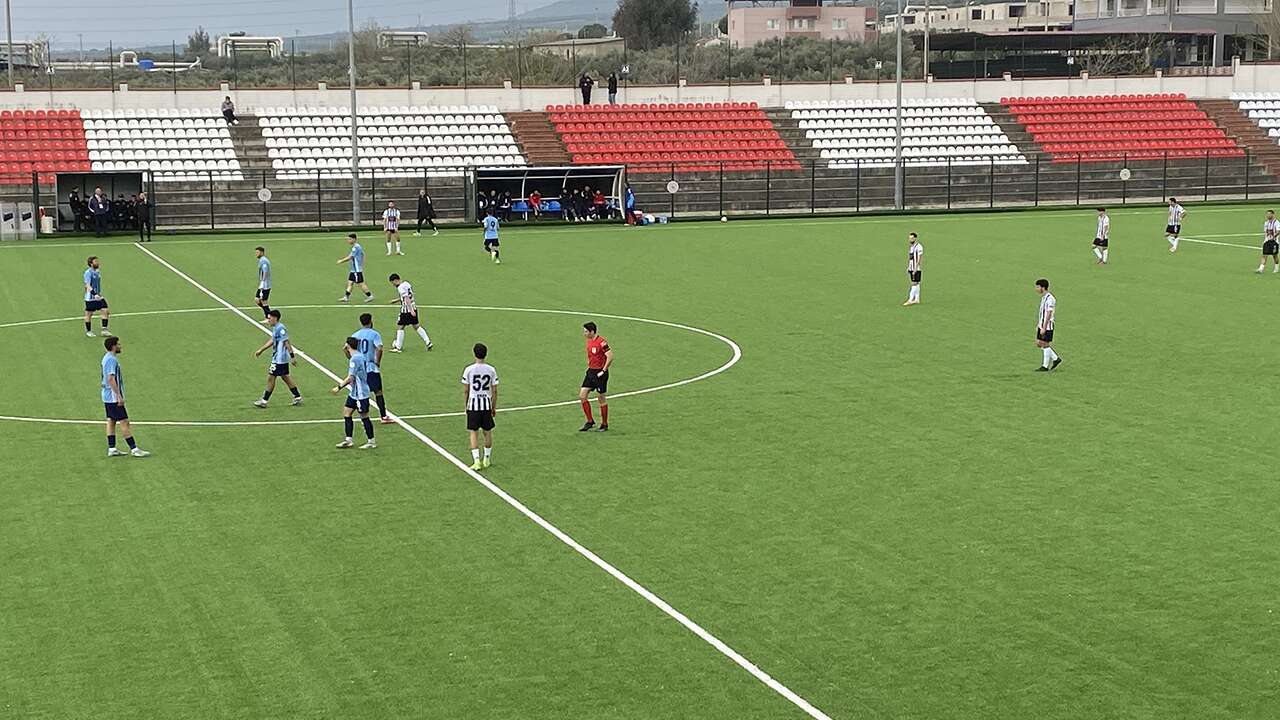 Nazillispor, 12-0 geriye düştüğü maçta sahadan çekildi