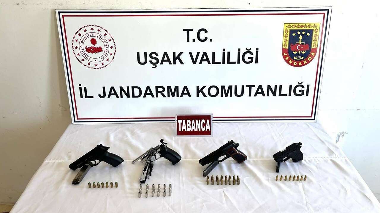 Eşme’de ruhsatsız silah ele geçirildi