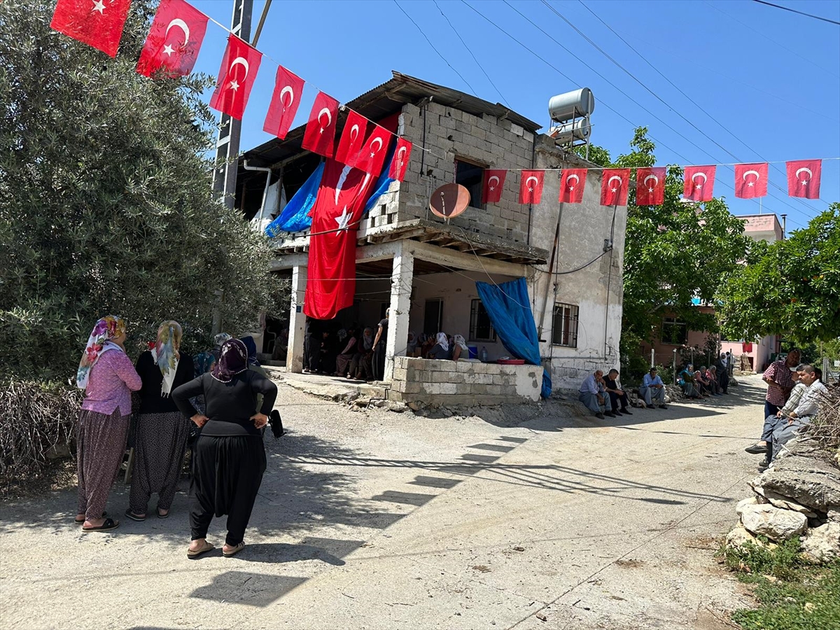 MERSİN - Şehit Jandarma Uzman Çavuş Serkan Ölmez'in ailesine şehadet haberi verildi