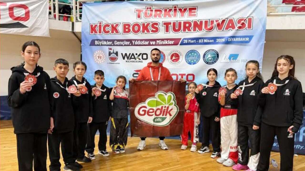 Kickboks Şampiyonası’na Uşak'lı sporcular damga vurdu