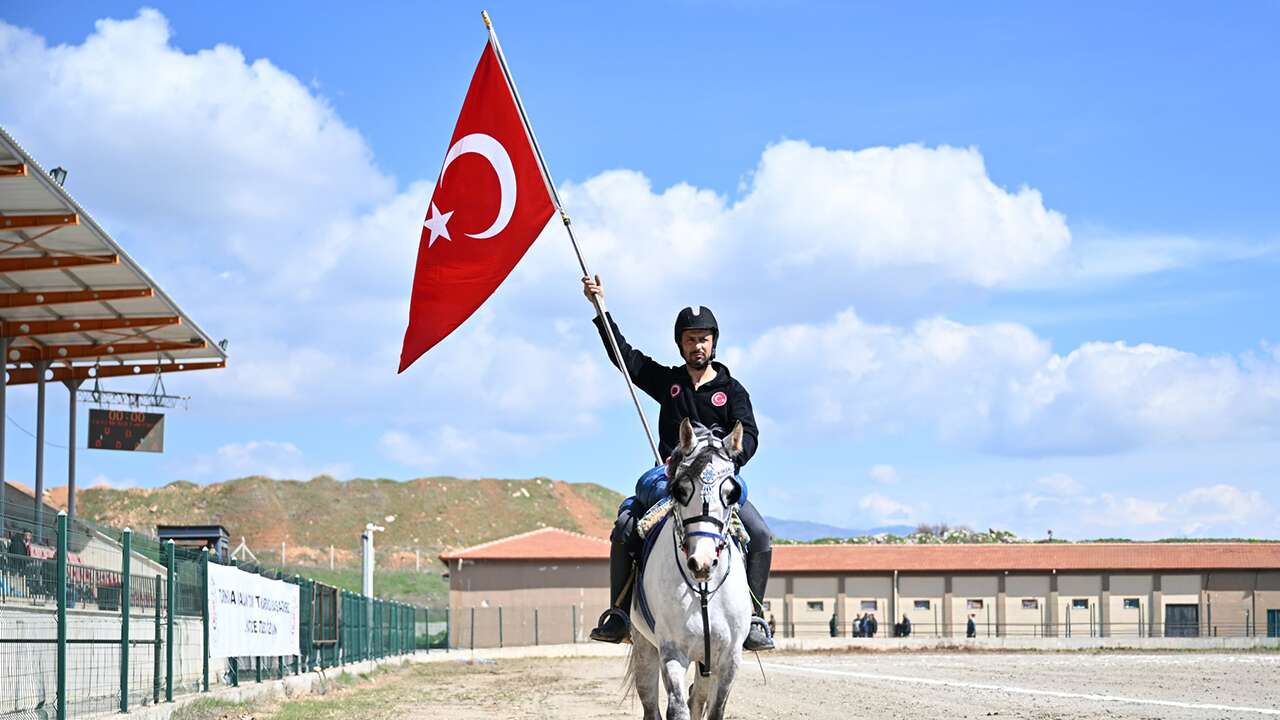 Uşak’ta "atlı cirit" sezonu coşkuyla başladı