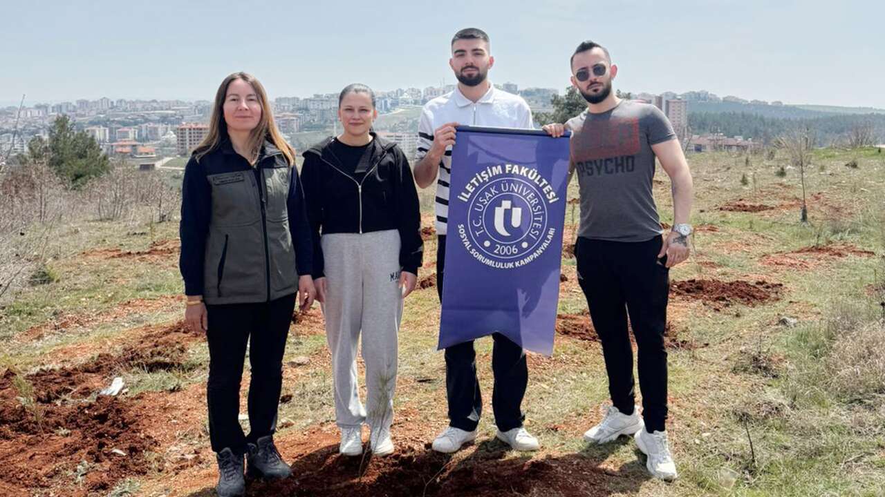 Bez poşetler fidana dönüştü: Uşak’ta çevre için anlamlı etkinlik
