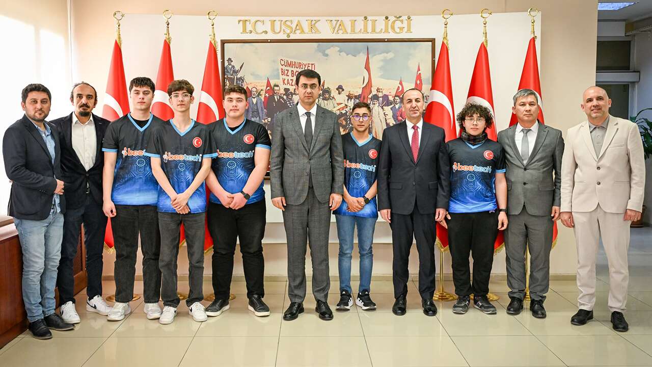 Vali Kartal şampiyonları ağırladı
