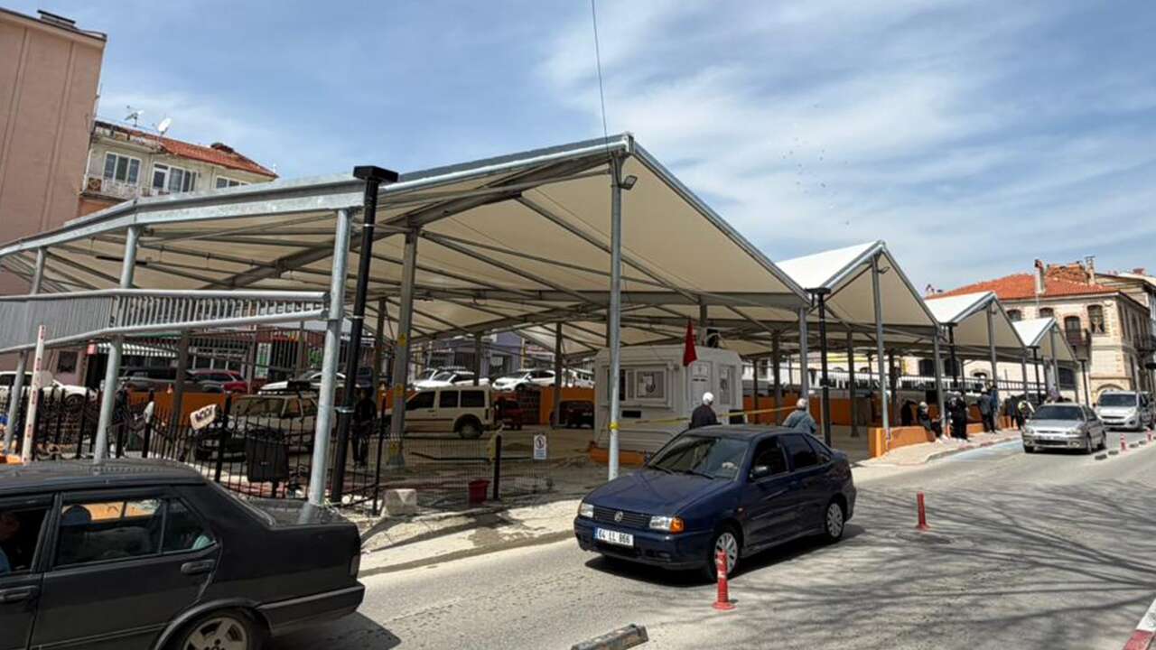 Uşak’ta Mende Pazarı’nın üzeri kapatıldı