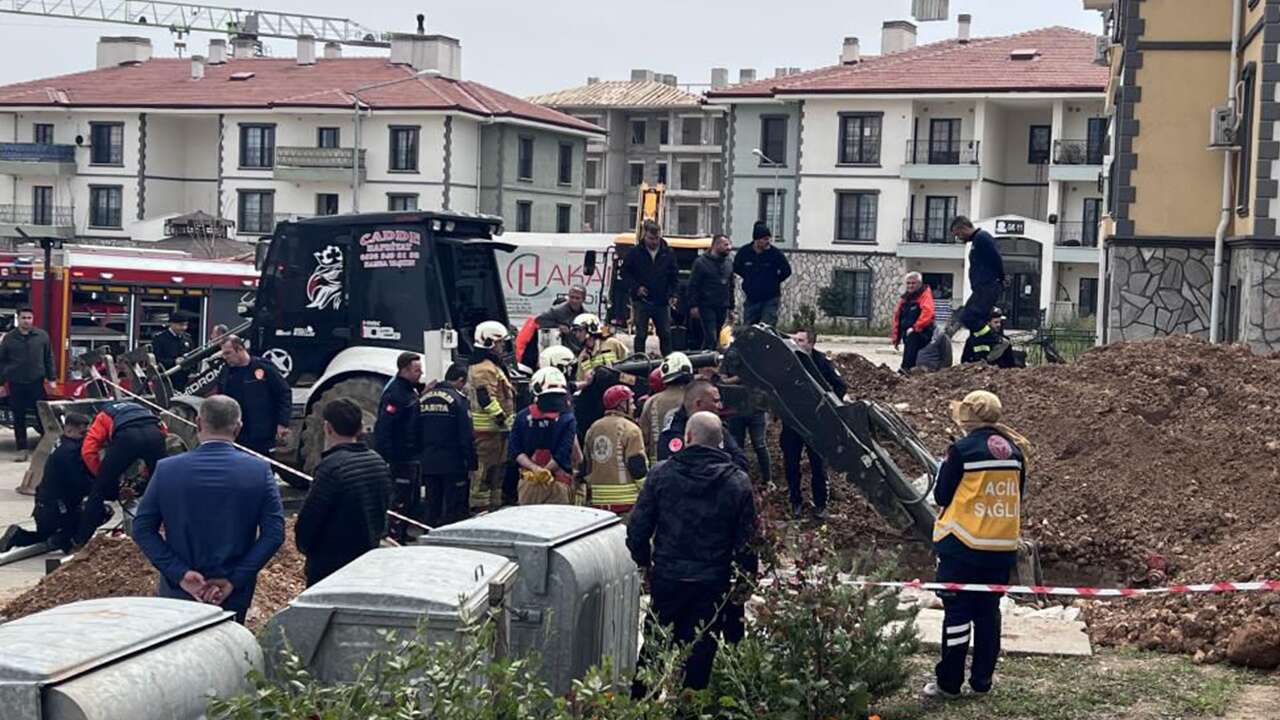 Manisa'da göçük altında kalan işçi öldü