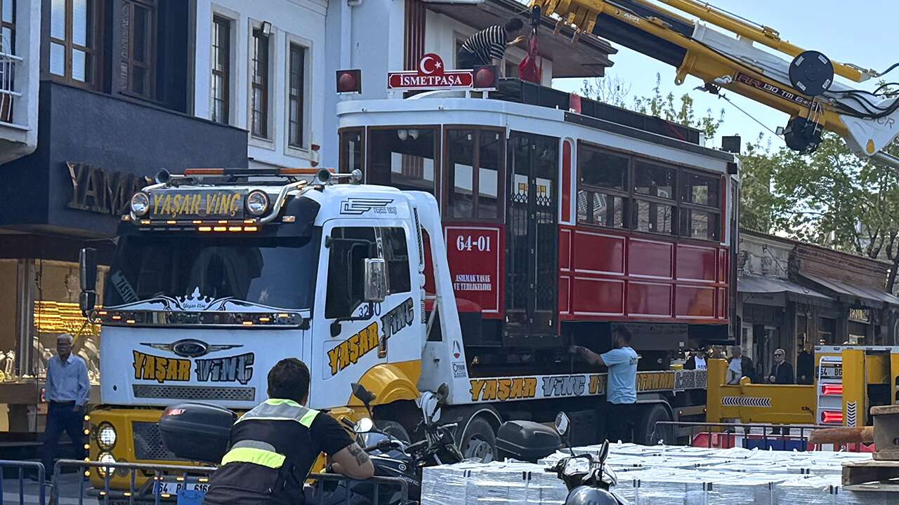 Yalım’ın “çağ atlatacak” dediği tramvay kaldırıldı