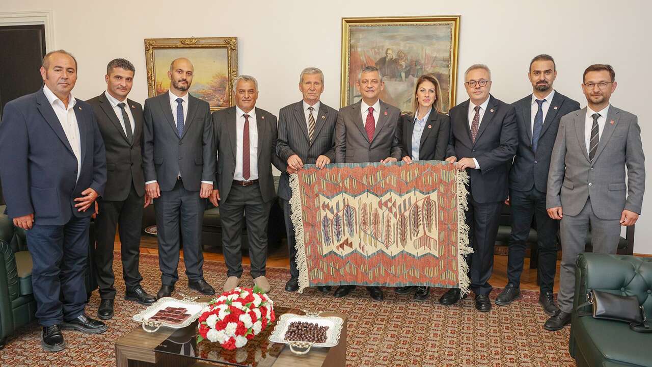 CHP Eşme heyetinden Özgür Özel’e ziyaret
