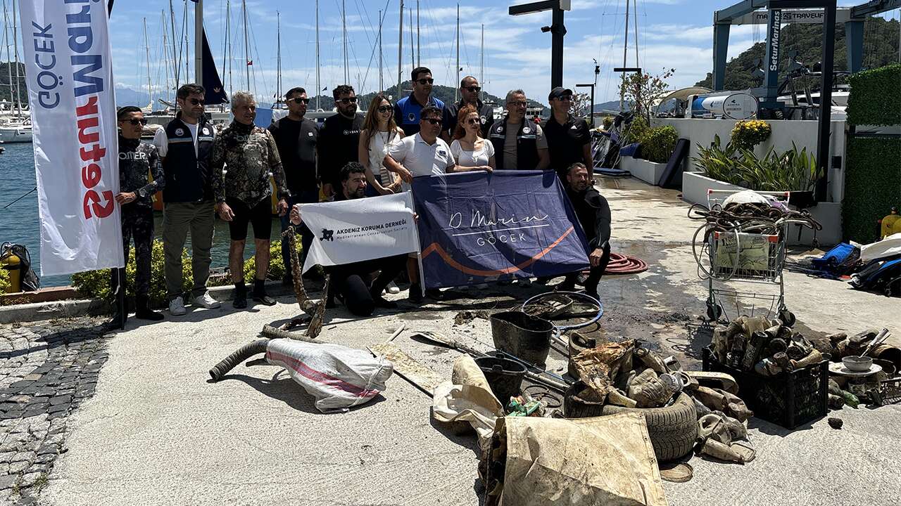 Fethiye'de deniz dibi temizliği yapıldı