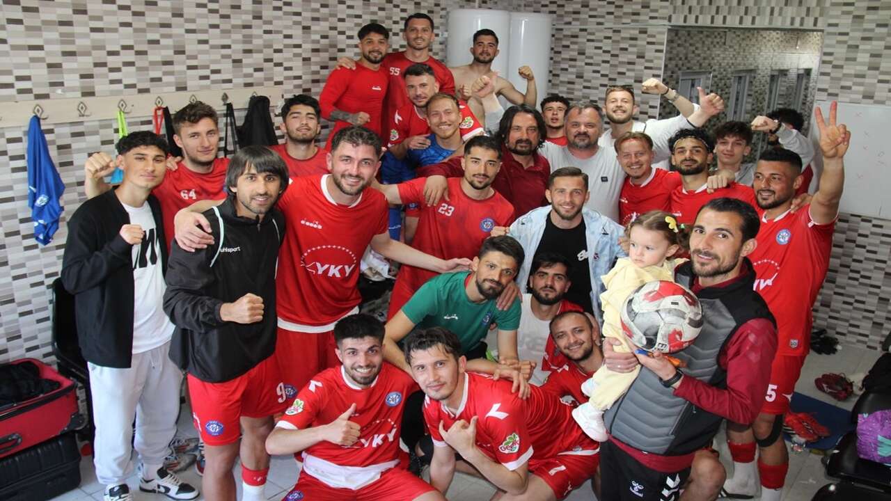 Eşme Belediyespor BAL’da kalmayı başardı