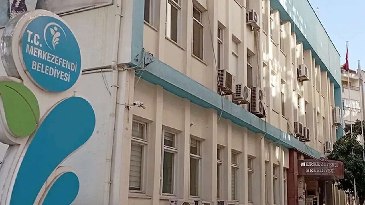 Denizli'de Merkezefendi Belediyesine yönelik "rüşvet" soruşturmasında 12 şüpheli tutuklandı