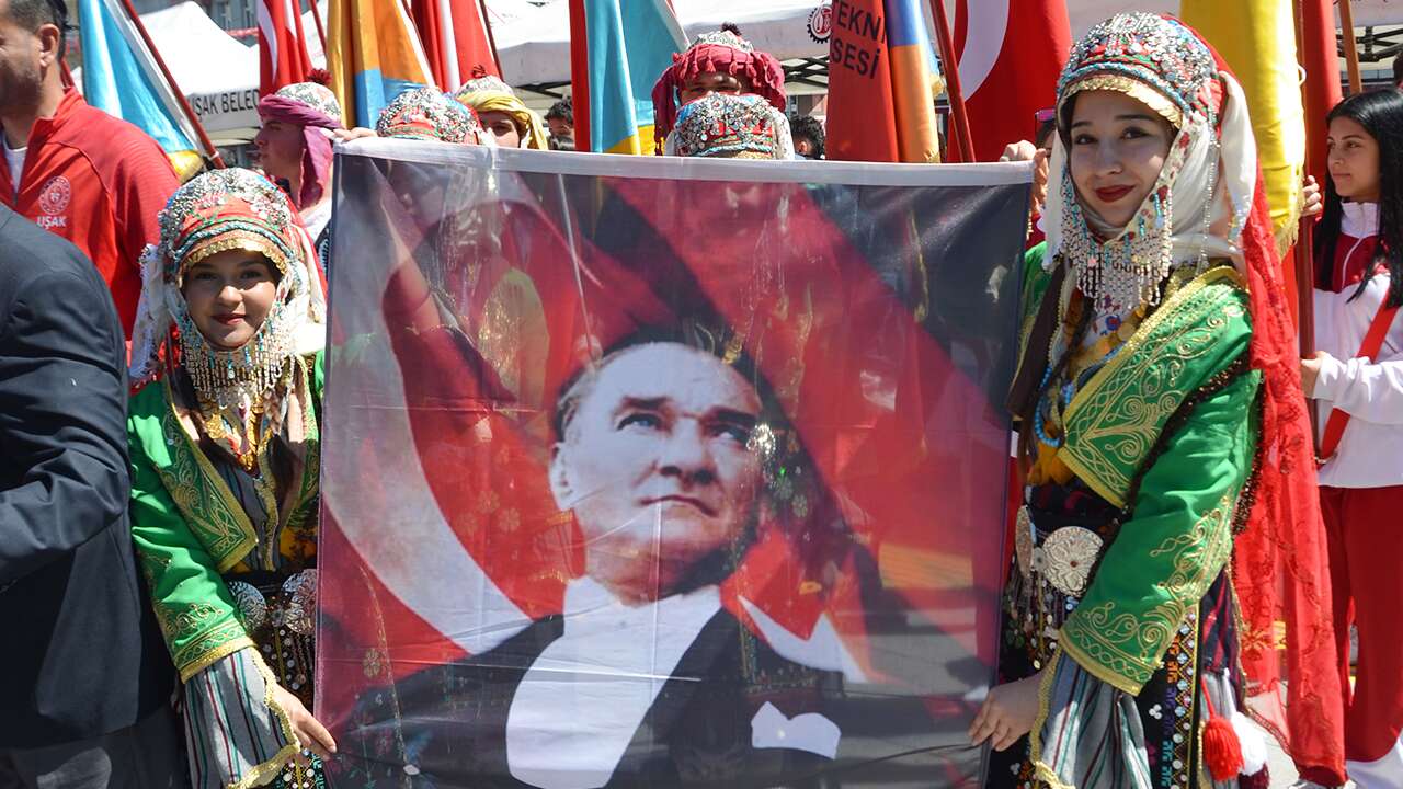 19 Mayıs'ın 107. Yıl gururu Uşak’ta coşkuyla kutlandı