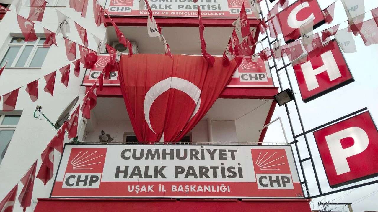 CHP Uşak Teşkilatından destek açıklaması; “Özgür Özel’in Yanındayız”