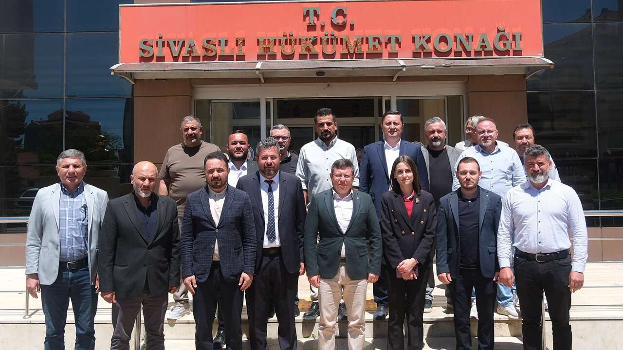 AK Parti Uşak'tan Kaymakam Yurt ve Başkan Azatçam’a ziyaret