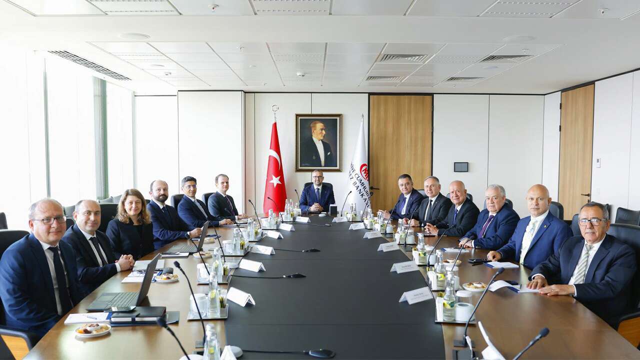 Uşak iş dünyası Merkez Bankası Başkanı Fatih Karahan’ı ziyaret etti