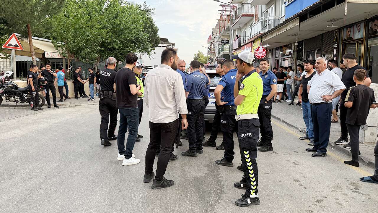 Aydın'da çıkan bıçaklı kavgada 1'i polis 5 kişi yaralandı