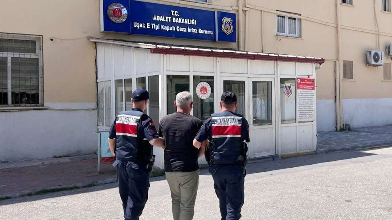 Uşak’ta hapis cezası bulunan 20 kişi cezaevine teslim edildi