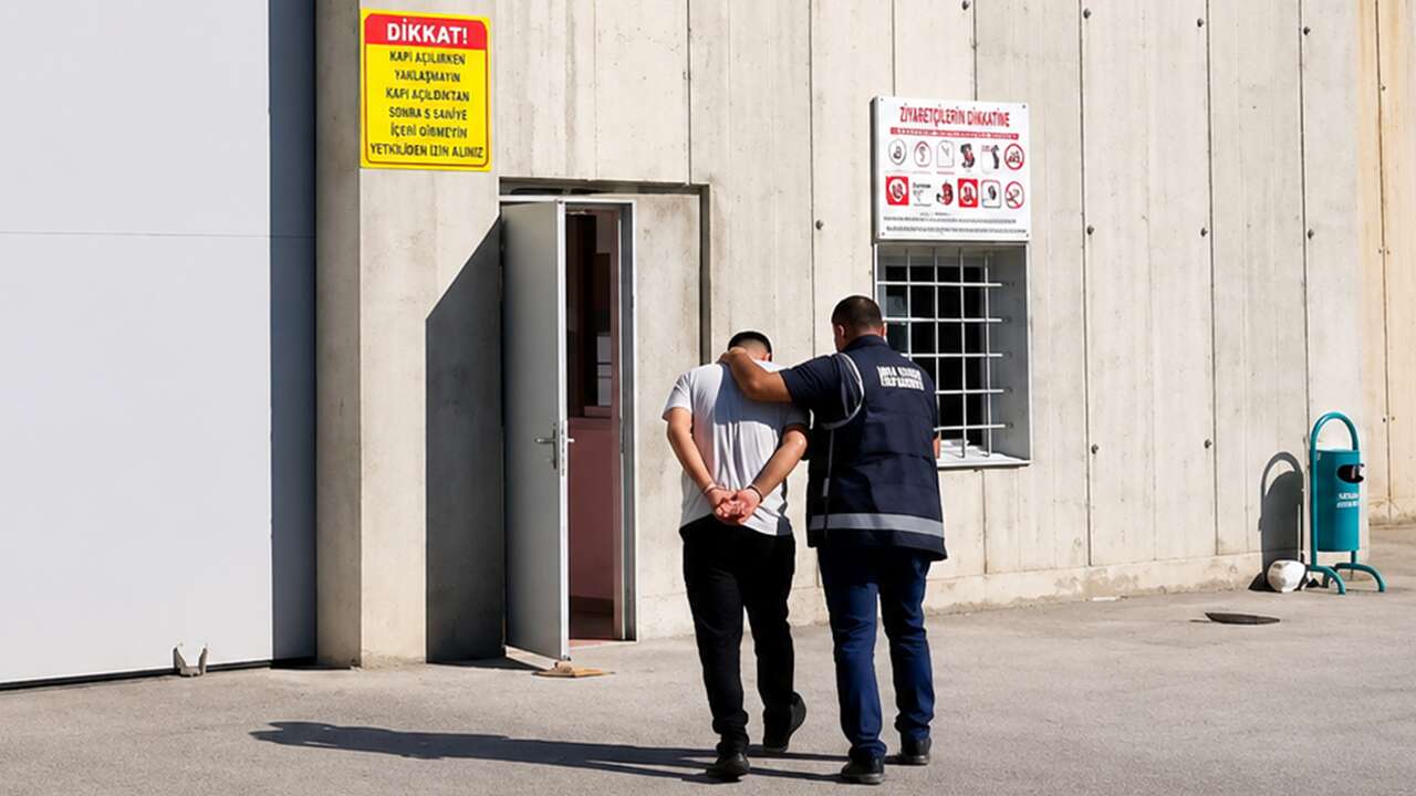 6 kişiyi 1,6 milyon lira dolandıran kişi tutuklandı