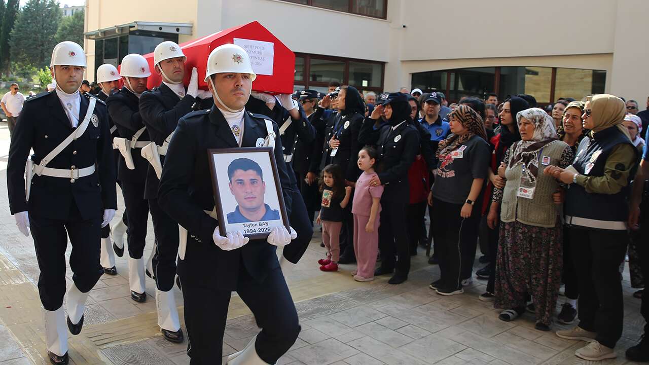 Şehit Polis Memuru Tayfun Baş, Denizli'de son yolculuğuna uğurlandı