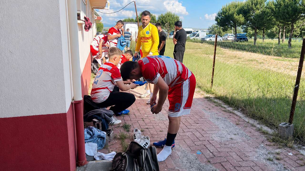 Kalfa Korusunda şok görüntüler; "Futbolcular maça dışarıda hazırlandı"