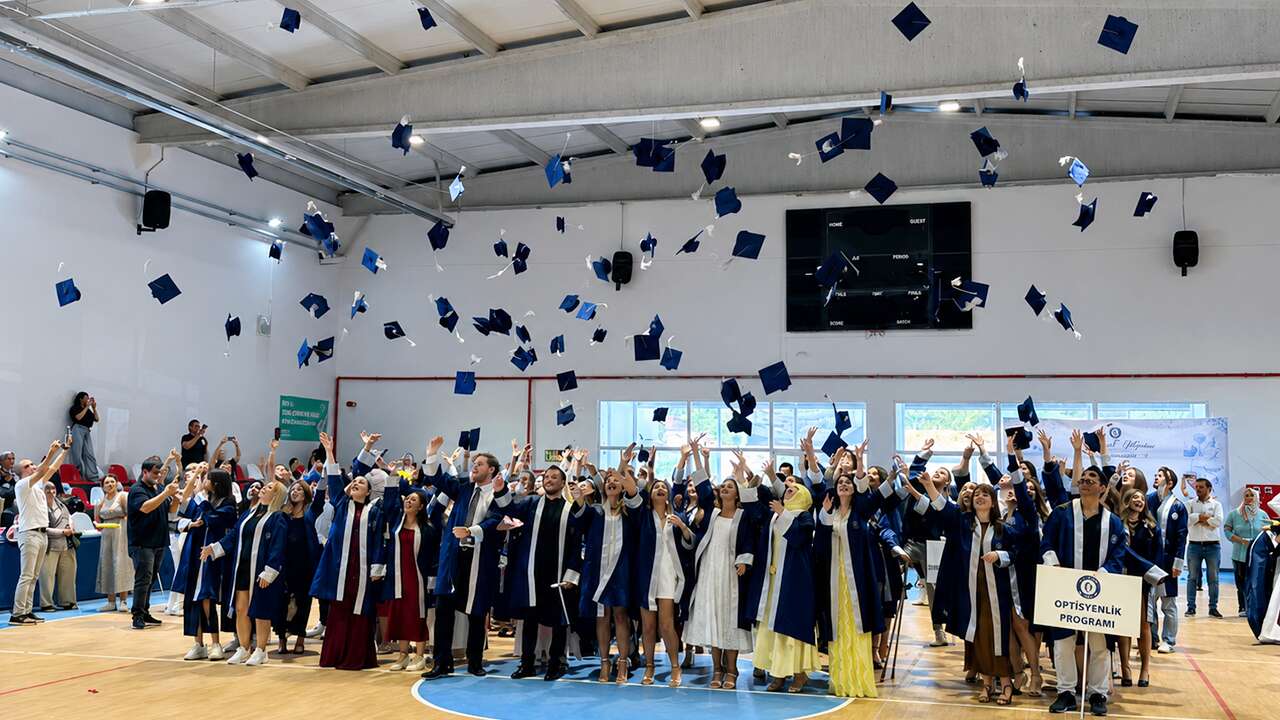 Ulubey MYO’da mezuniyet sevinci