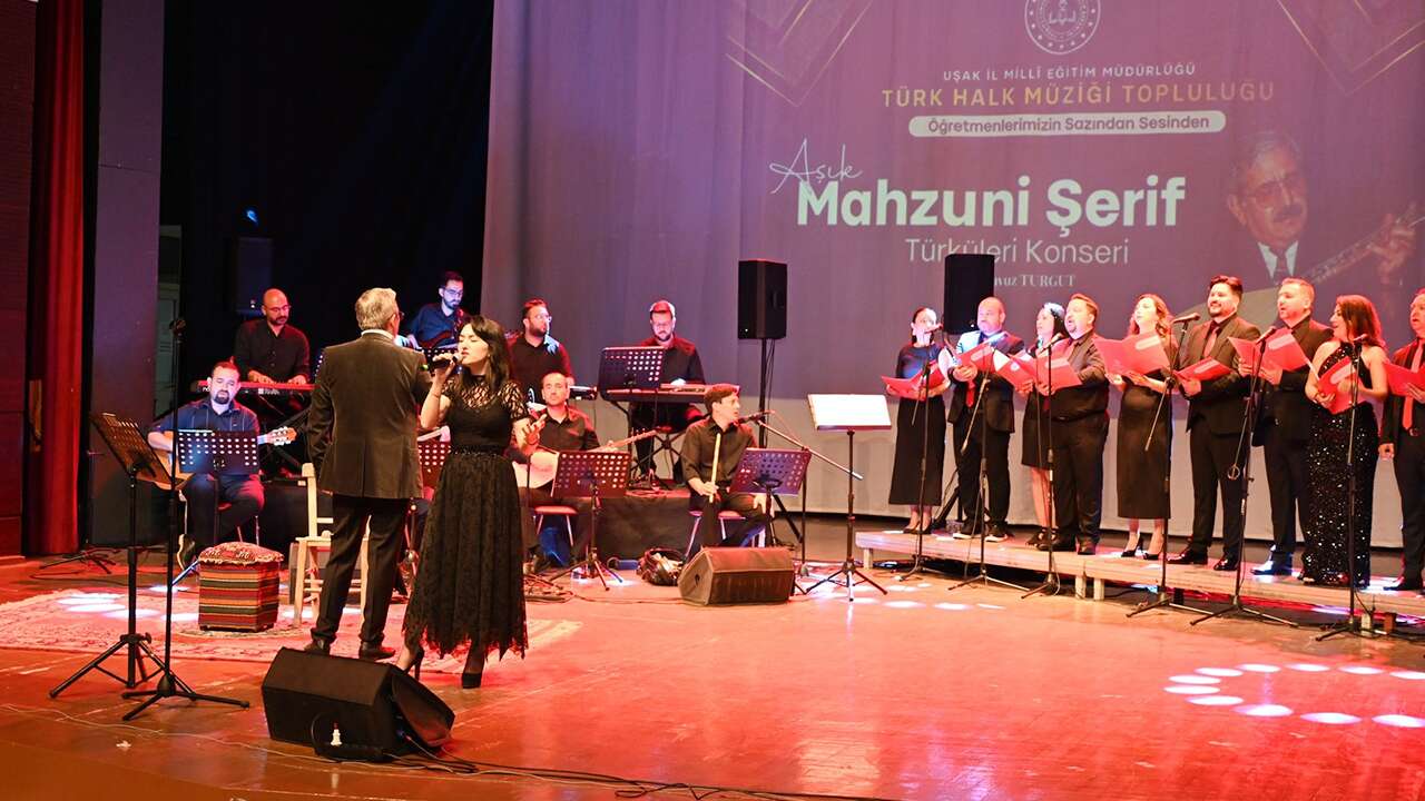Uşak’ta Âşık Mahzuni Şerif Türküleri konseri düzenlendi