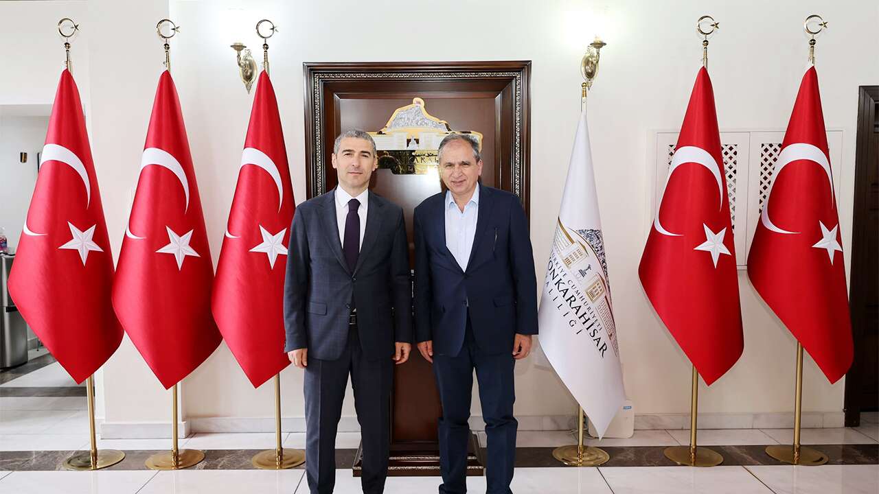 AK Parti Uşak Milletvekili Güneş’ten Vali Aktaş’a Ziyaret
