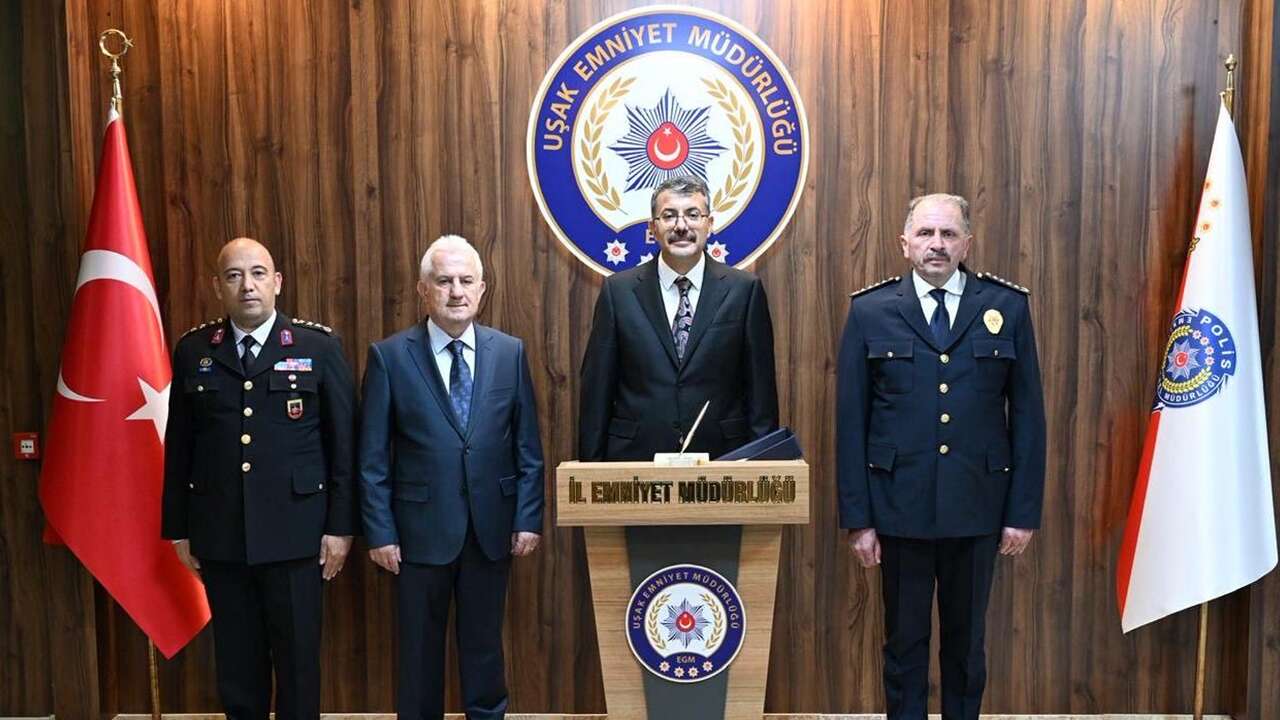 İçişleri Bakan Yardımcısı Ali Çelik Uşak Emniyet Müdürlüğü’nü ziyaret etti