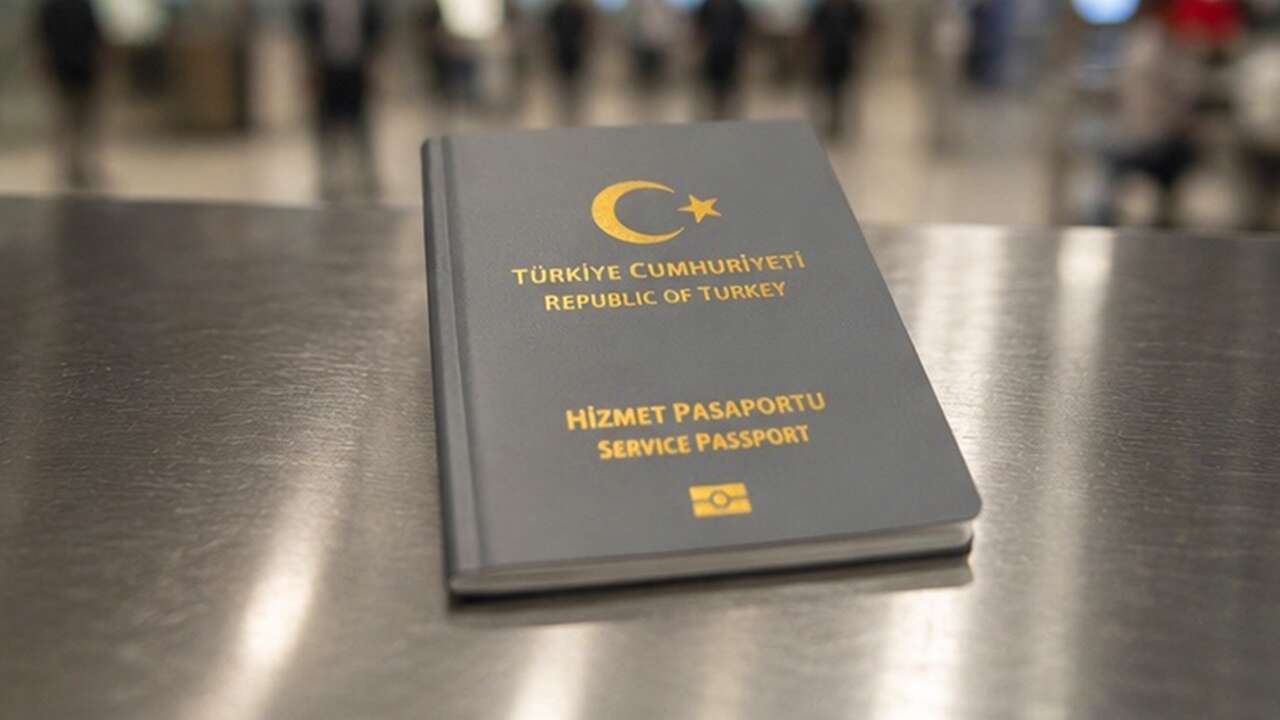 Gazetecilerin Gri Pasaport Süresi 1 Yıla Düşürüldü