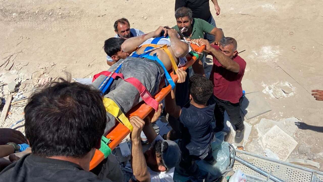 Bodrum'da inşaat boşluğuna düşen işçi kurtarıldı