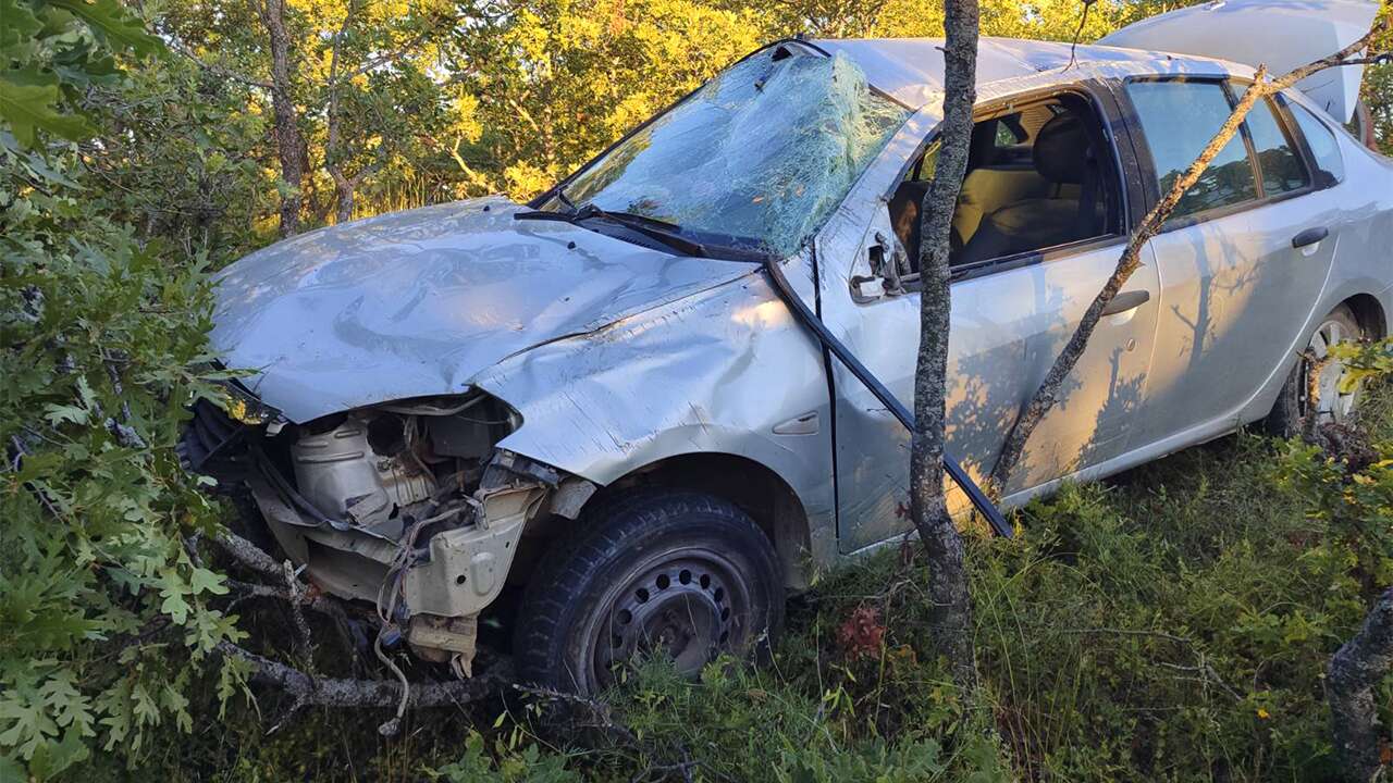 Uşak'ta ağaçlara çarpan otomobildeki Seyfettin Benli öldü, eşi yaralandı