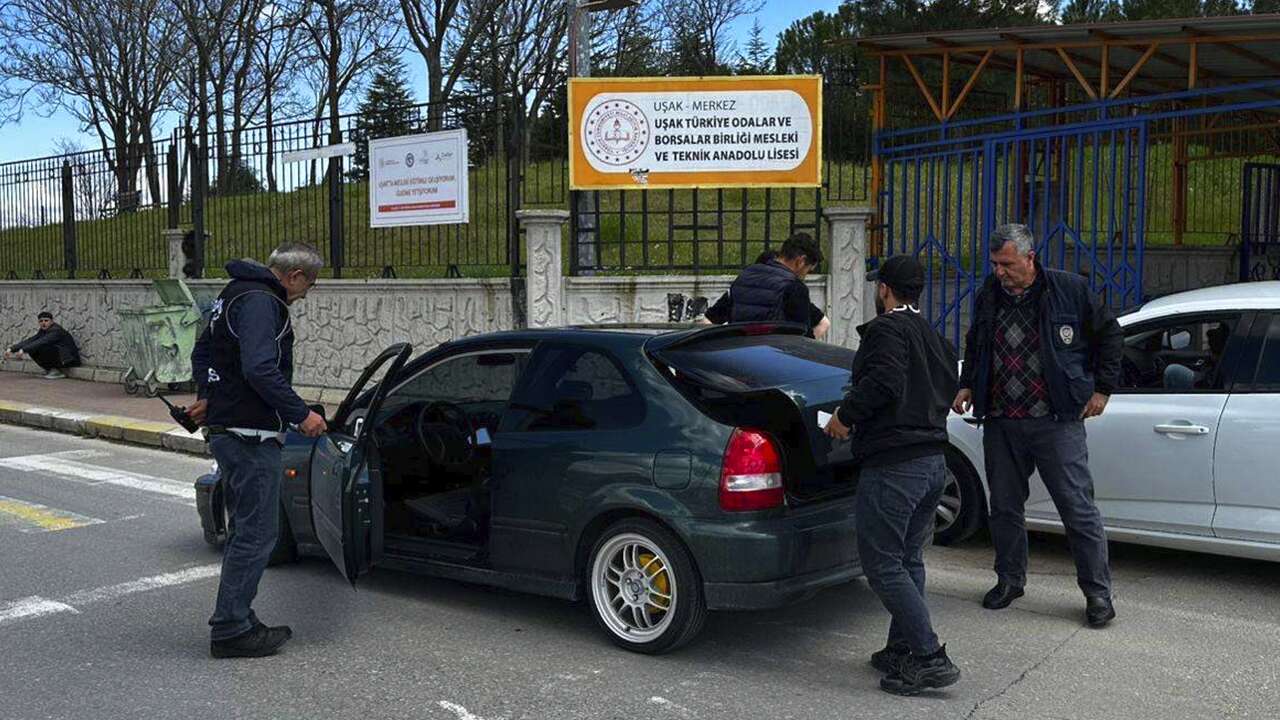 Uşak’ta Okul Çevrelerinde 20 Bin 937 Kişi Sorgulandı