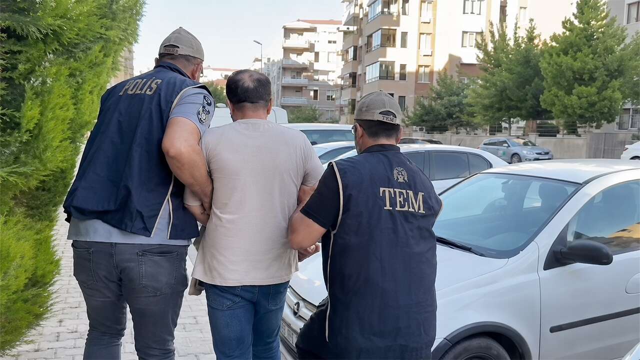 Uşak'ta FETÖ’nün finans ve mahrem yapılanmasına operasyon